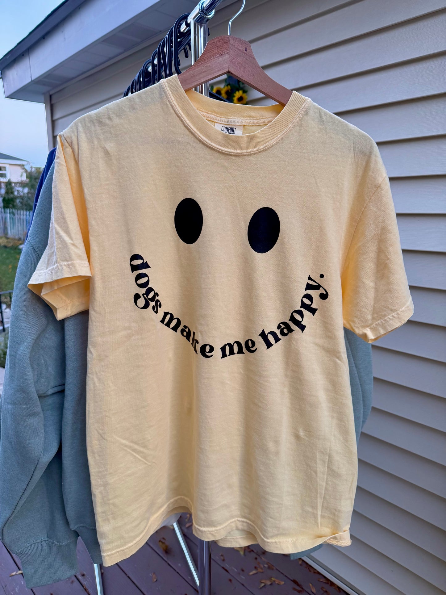 Comfort Colors Dog's Make Me Happy T-Shirt